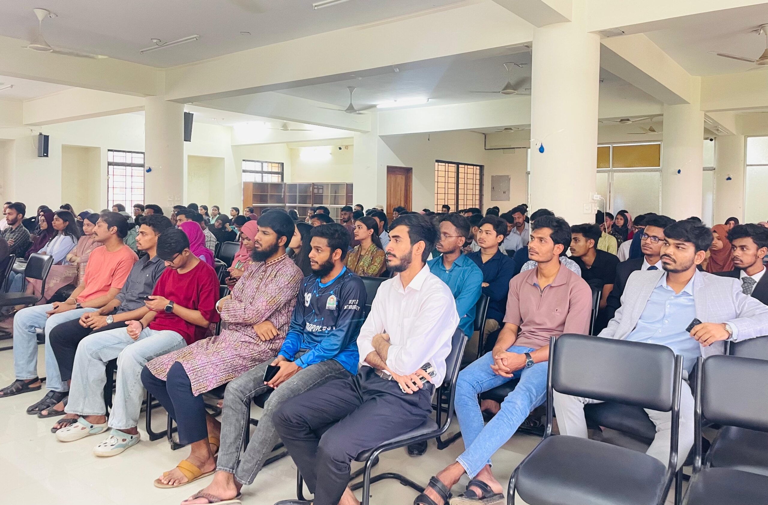 নজরুল বিশ্ববিদ্যালয়ে ‘কেস ক্র্যাকিং সিমপ্লিফায়েড’ শীর্ষক সেমিনার অনুষ্ঠিত