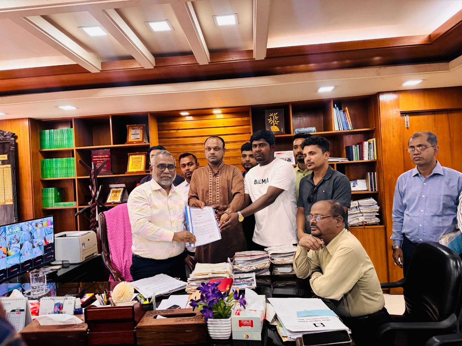 শিক্ষার্থীবান্ধব নীতিমালা প্রণয়নের দাবিতে ইবি ছাত্রদলের স্মারকলিপি