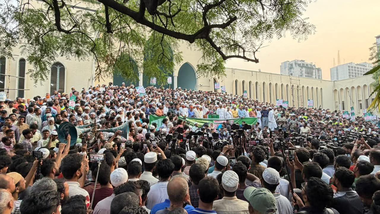 ‘জুলাই সনদ’ বাস্তবায়ন না হলে আন্দোলনের হুমকি, ঢাকায় ১১ দলের সমাবেশ