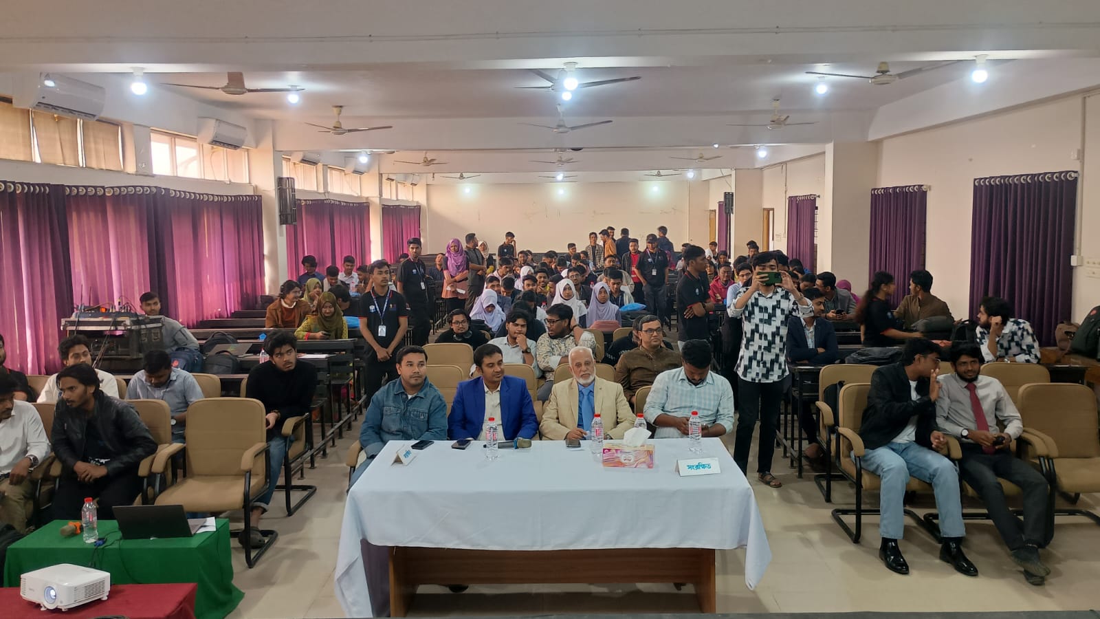 গণ বিশ্ববিদ্যালয়ে পর্দা উঠলো আন্তঃকলেজ জাতীয় বিতর্ক প্রতিযোগিতার