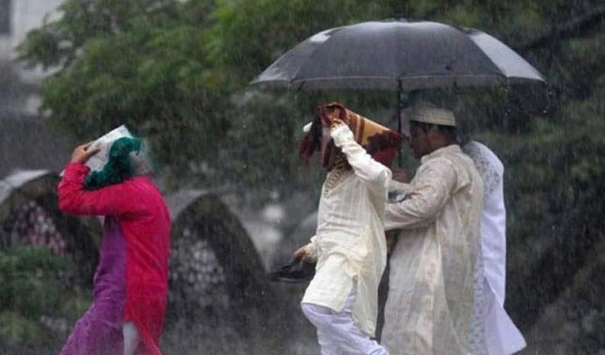 কাল সারা দেশে তুমুল বৃষ্টির আভাস, কোন বিভাগে কখন-জানালেন আবহাওয়াবিদ