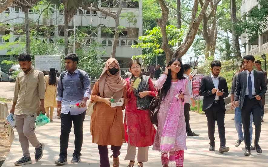 কুমিল্লা বিশ্ববিদ্যালয়ে স্নাতক প্রথম বর্ষের ক্লাস শুরু