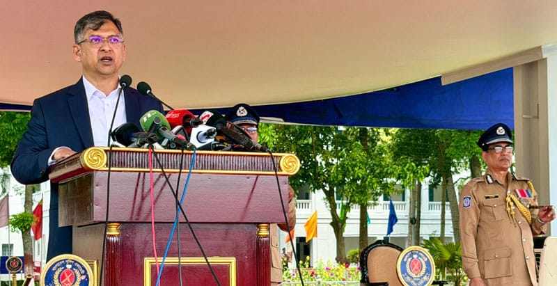 বর্তমান পোশাকে পুলিশ সদস্যরা সন্তুষ্ট নয়, নতুন পোশাক নিয়ে কাজ হচ্ছে