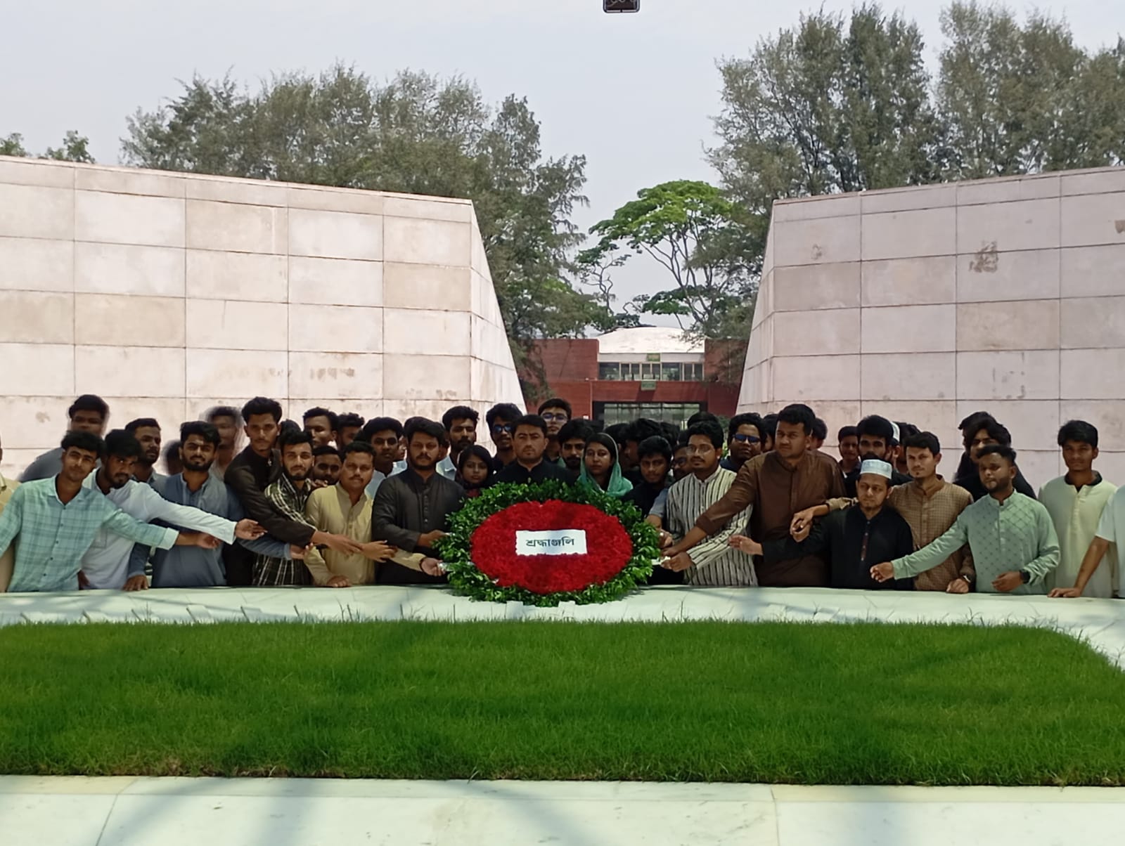 জিয়াউর রহমান ও বেগম খালেদা জিয়ার কবর জিয়ারত করলেন জাকসু ভিপি জিতু