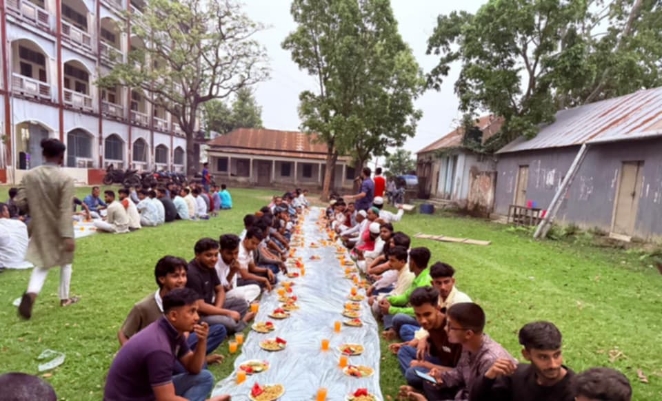 ঘাগড়া ইউনিয়ন কলেজ বিশ্ববিদ্যালয় ছাত্র সংসদের ইফতার মাহফিল