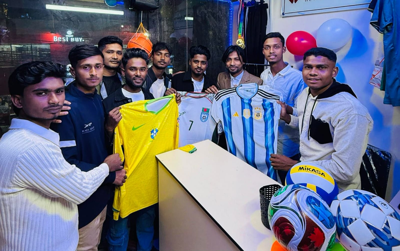 পড়াশোনার পাশাপাশি উদ্যোক্তা রাজশাহী কলেজের শিক্ষার্থী তানভীর