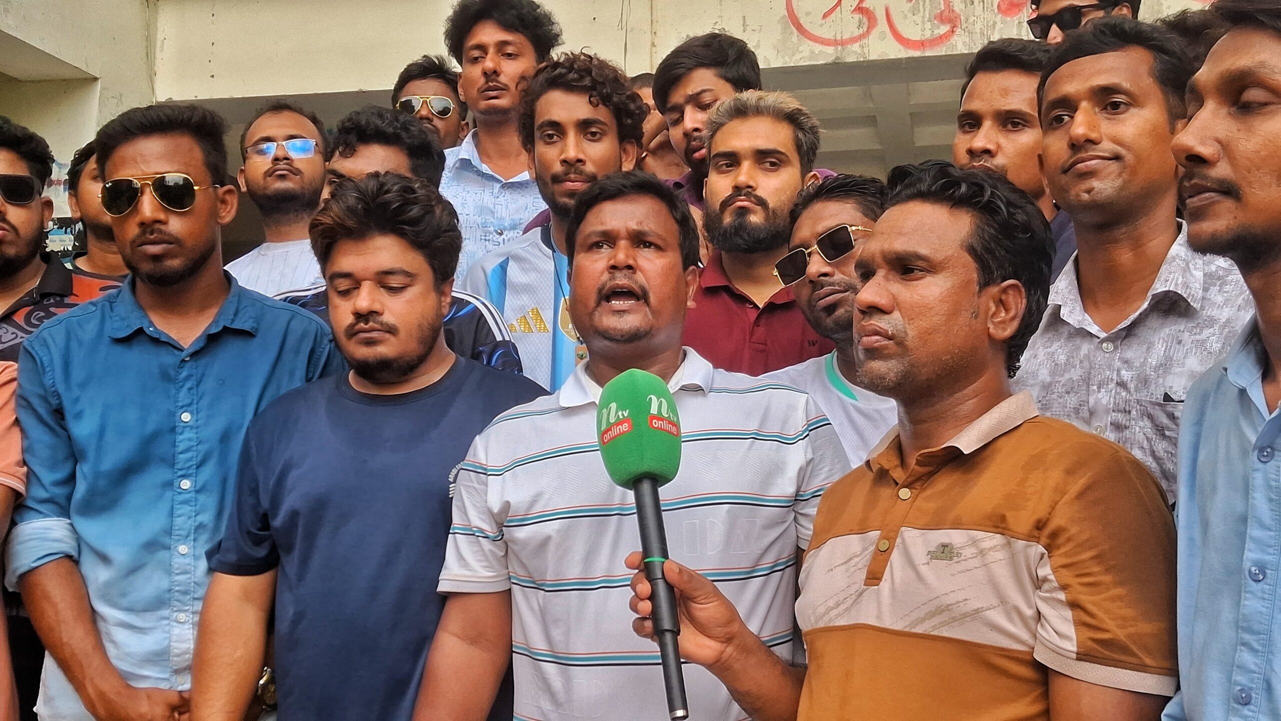 নিষিদ্ধ আওয়ামী লীগের বিরুদ্ধে নজরুল বিশ্ববিদ্যালয়ে ছাত্রদলের প্রতিরোধ মিছিল