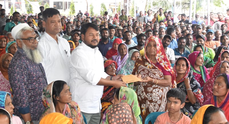 প্রধানমন্ত্রীর ঈদ উপহার পেলেন রাসিকের ১২৩৭ জন পরিচ্ছন্নকর্মী