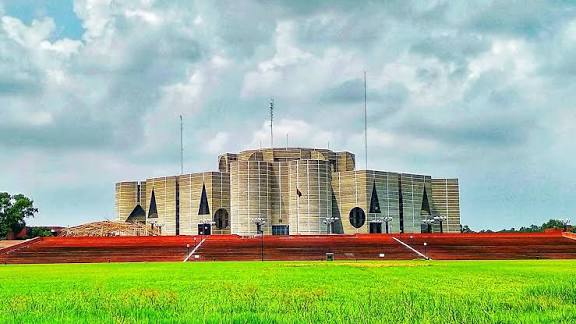 নতুন সংসদ সদস্যদের শপথ পাঠ করানোর জন্য ‘উপযুক্ত ব্যক্তি’ কে
