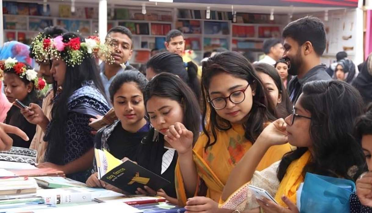 অমর একুশে বইমেলা শুরু আজ, প্রতিপাদ্য ‘বহুমাত্রিক বাংলাদেশ’