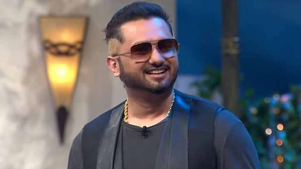 ‘অশালীন’ মন্তব্যে ফের বিতর্কে হানি সিং