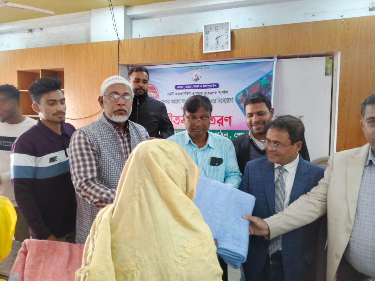শেরপুরে শীতার্ত মানুষের পাশে ‘সেবার আলো’