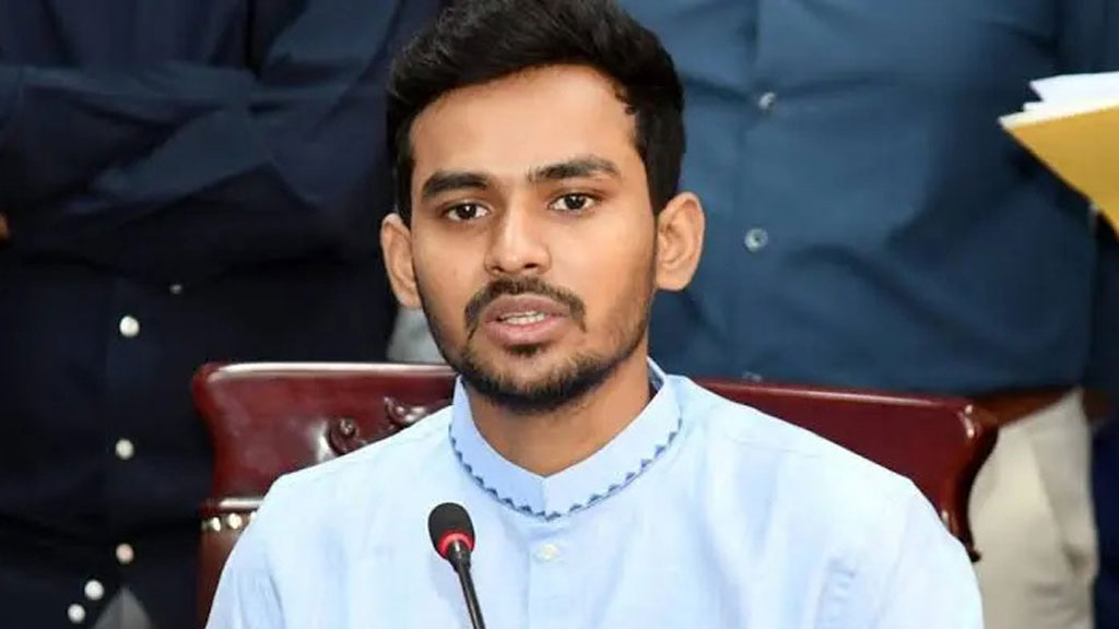 নির্বাচনে যাচ্ছেন না আসিফ মাহমুদ, মুখপাত্র হিসেবে যোগ দিলেন এনসিপিতে