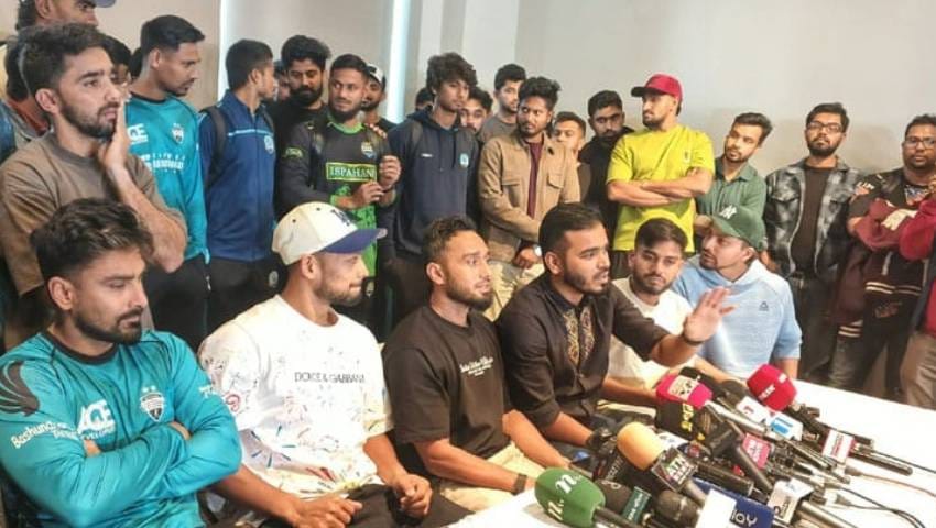 ক্রিকেটাররা মাঠে না ফিরলে বিপিএল বন্ধের হুমকি বিসিবির