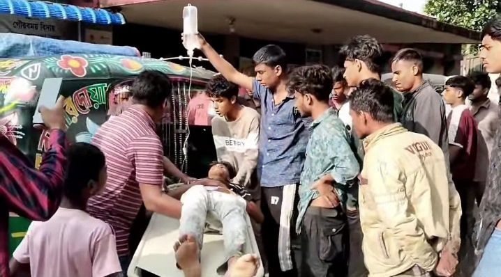ঝিনাইগাতীতে প্রেমঘটিত বিরোধে সংঘর্ষ, আহত ৩